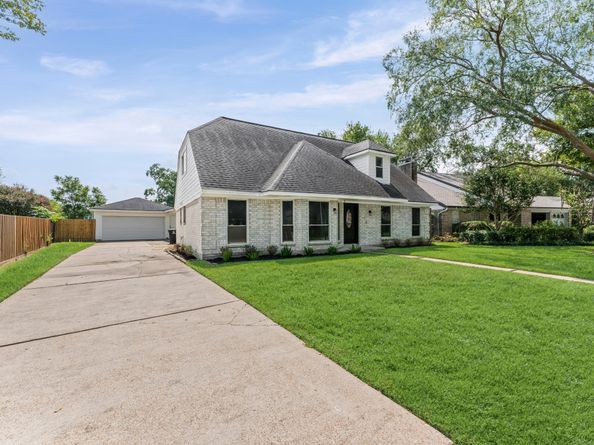 15439 Woodhorn Drive, Houston TX 77062