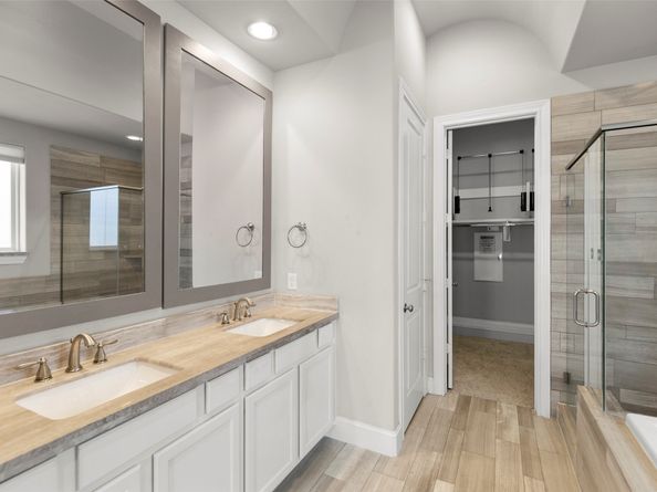 2123 Mcilhenny St Street, Houston TX 77004