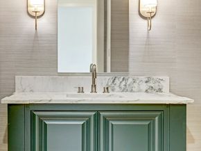 1050 W 42nd Street, Houston TX 77018