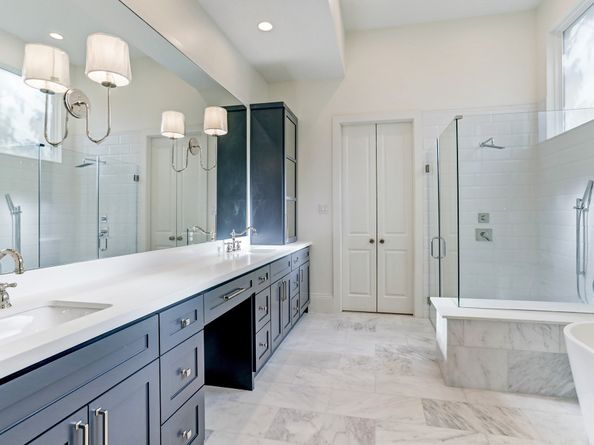 1050 W 42nd Street, Houston TX 77018