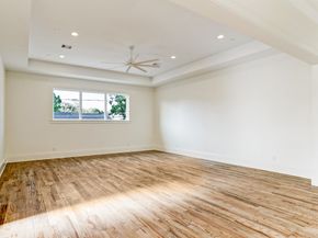 1050 W 42nd Street, Houston TX 77018