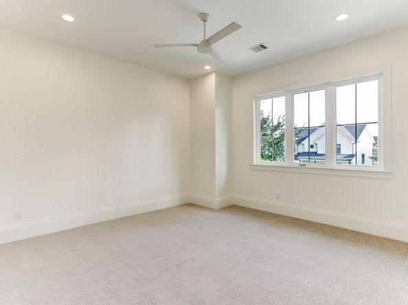 1050 W 42nd Street, Houston TX 77018