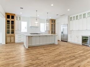 1050 W 42nd Street, Houston TX 77018