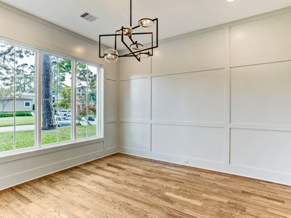 1050 W 42nd Street, Houston TX 77018