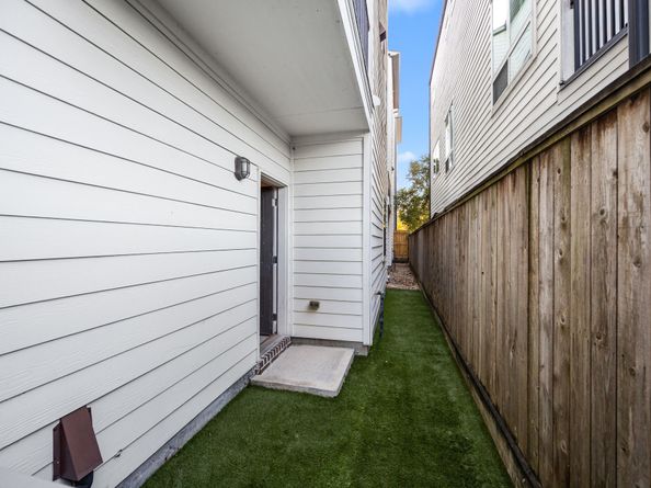 2005 Hickory Street, Houston TX 77007