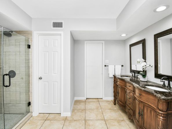 409 E Fair Harbor Lane, Houston TX 77079