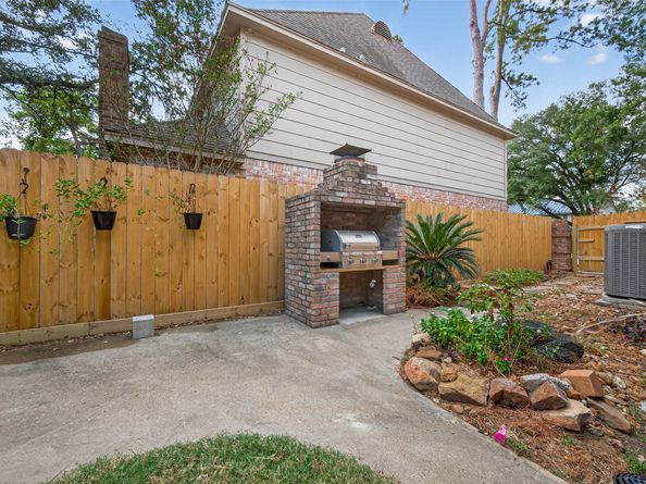 5503 Pebble Springs Drive, Houston TX 77066