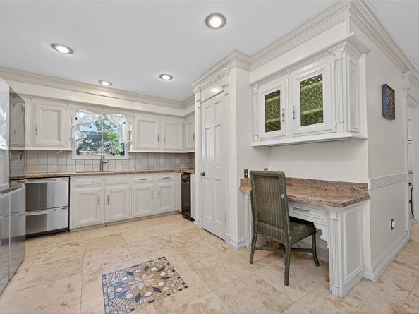 5503 Pebble Springs Drive, Houston TX 77066