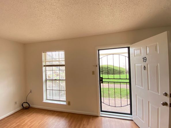 6201 Ranchester Drive 19, Houston TX 77036