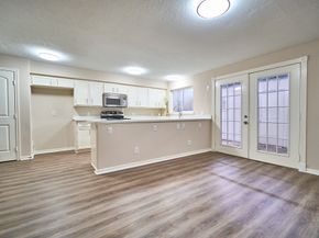 10818 Briar Forest Drive 34, Houston TX 77042