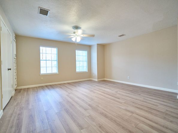 10818 Briar Forest Drive 34, Houston TX 77042