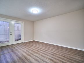 10818 Briar Forest Drive 34, Houston TX 77042