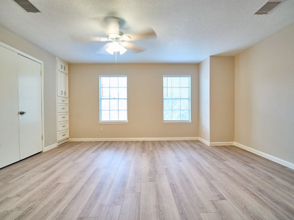 10818 Briar Forest Drive 34, Houston TX 77042