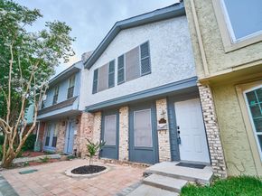 10818 Briar Forest Drive 34, Houston TX 77042