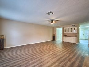 10818 Briar Forest Drive 34, Houston TX 77042