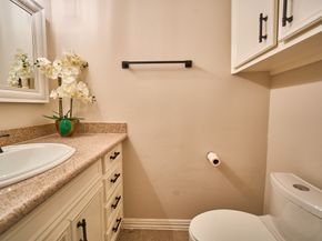 10818 Briar Forest Drive 34, Houston TX 77042