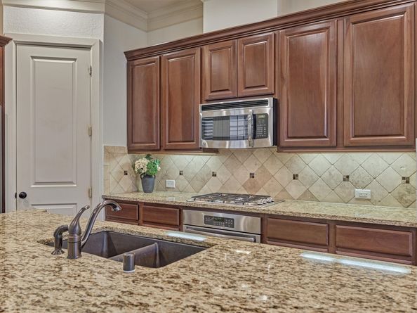 27 Rafters Row, Spring TX 77380