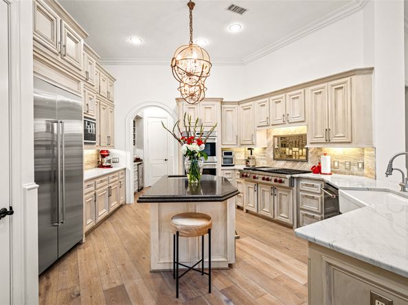 34 Hunnewell Court, The Woodlands TX 77382