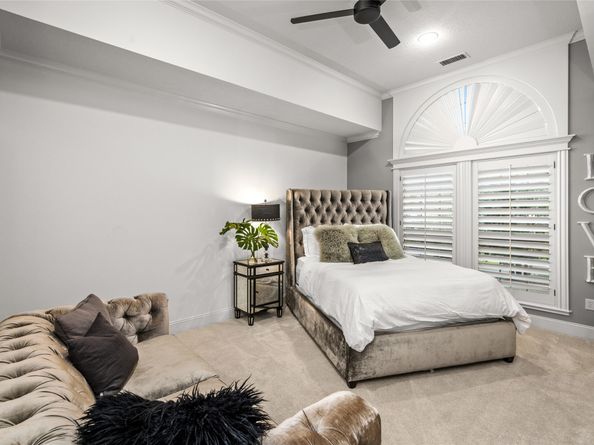 34 Hunnewell Court, The Woodlands TX 77382