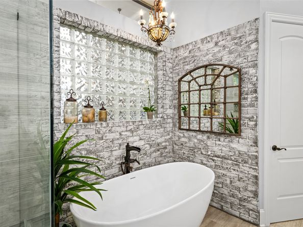 34 Hunnewell Court, The Woodlands TX 77382