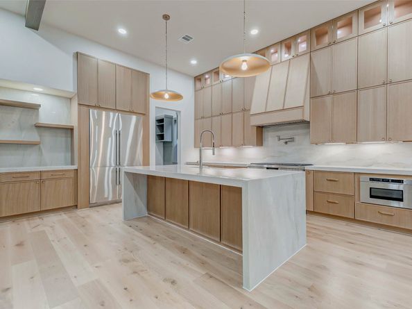 608 E 26th Street, Houston TX 77008