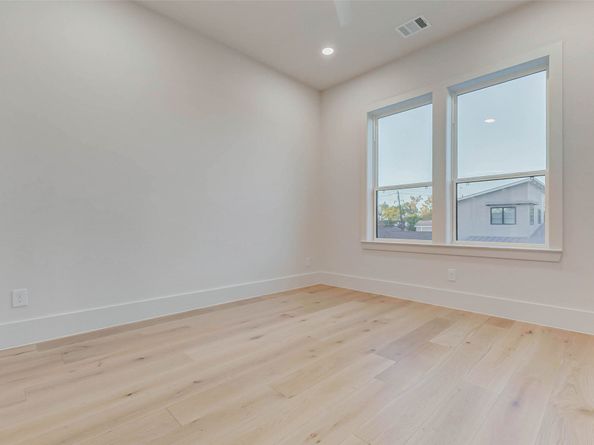 608 E 26th Street, Houston TX 77008