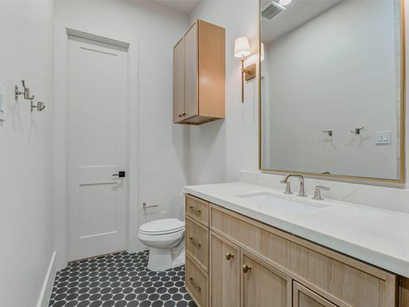 608 E 26th Street, Houston TX 77008