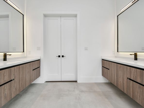 5414 John Dreaper Drive, Houston TX 77056