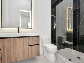 5414 John Dreaper Drive, Houston TX 77056