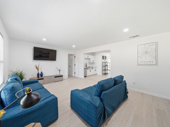 45 Wellford Street, Houston TX 77022