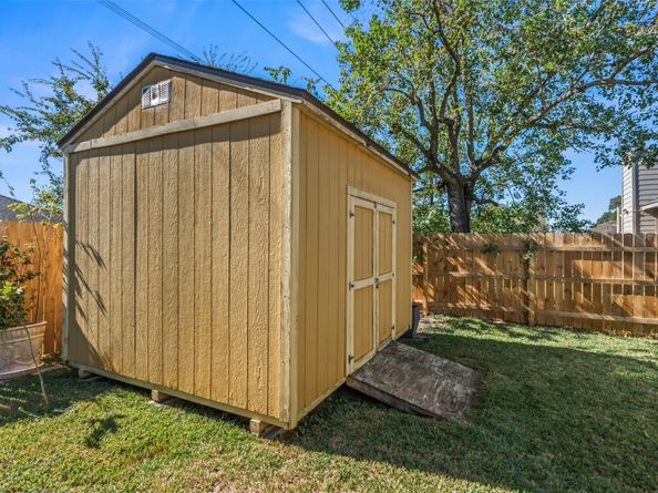 6222 Verde Valley Drive, Houston TX 77396