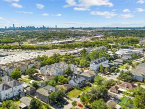 1427 W 22nd Street, Houston TX 77008