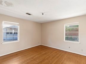 1427 W 22nd Street, Houston TX 77008