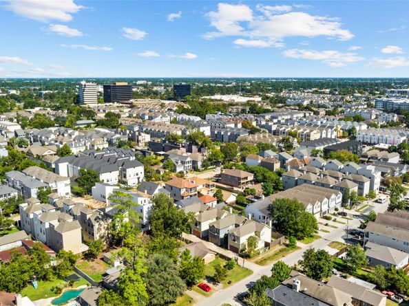 1427 W 22nd Street, Houston TX 77008