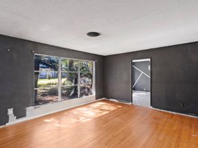 1427 W 22nd Street, Houston TX 77008