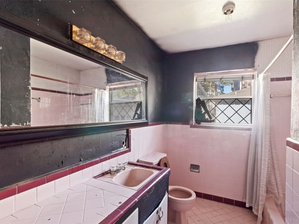 1427 W 22nd Street, Houston TX 77008