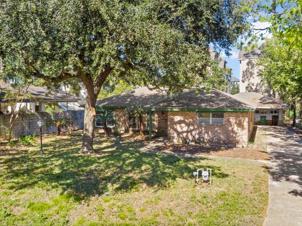 1427 W 22nd Street, Houston TX 77008