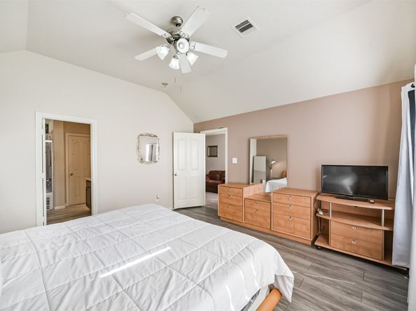 1728 Tornado, Houston TX 77091