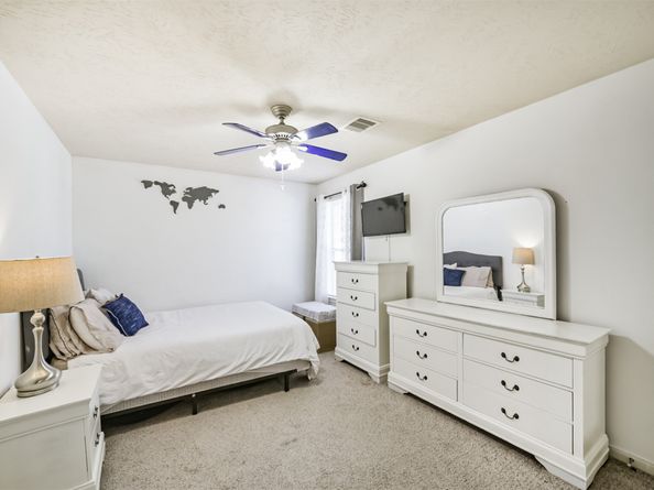 1728 Tornado, Houston TX 77091