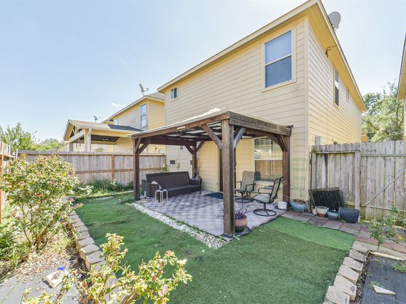 1728 Tornado, Houston TX 77091