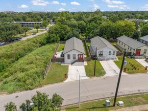 7393 Fairway Drive B, Houston TX 77087