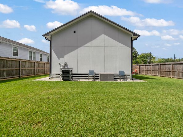 7393 Fairway Drive B, Houston TX 77087