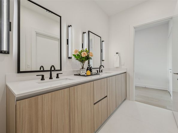 1711 Allen Parkway 2301, Houston TX 77019