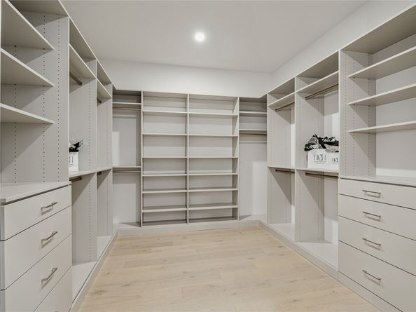 1711 Allen Parkway 2301, Houston TX 77019