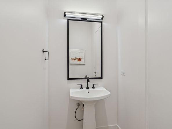 1711 Allen Parkway 2301, Houston TX 77019