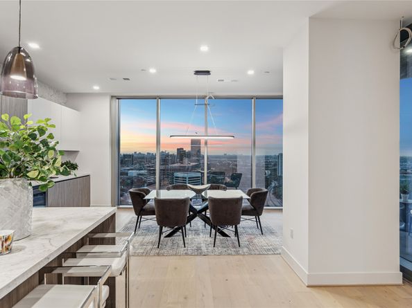 1711 Allen Parkway 2301, Houston TX 77019