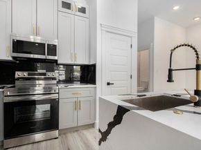 3652 Seabrook Street A and B, Houston TX 77021