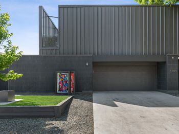 4305 Roseland Avenue