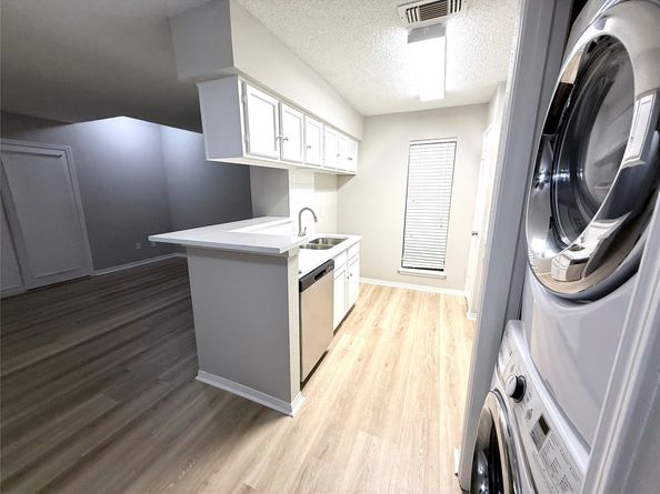 1515 Sandy Springs Road 1102, Houston TX 77042