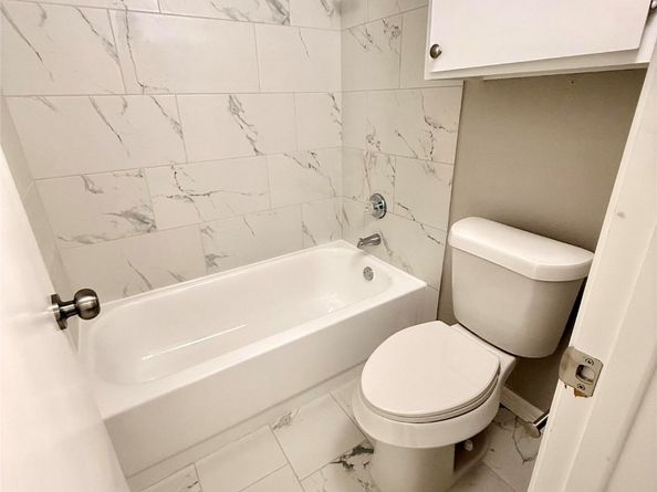 1515 Sandy Springs Road 1102, Houston TX 77042